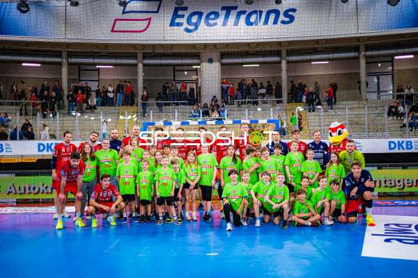 Teamfoto mit Fans