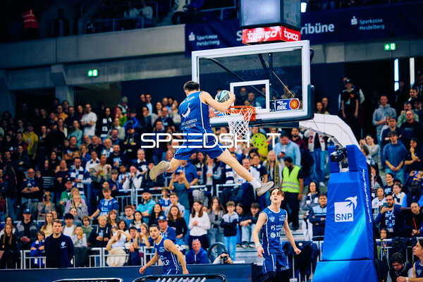 Spektakulärer Dunk von Ryan Mikesell