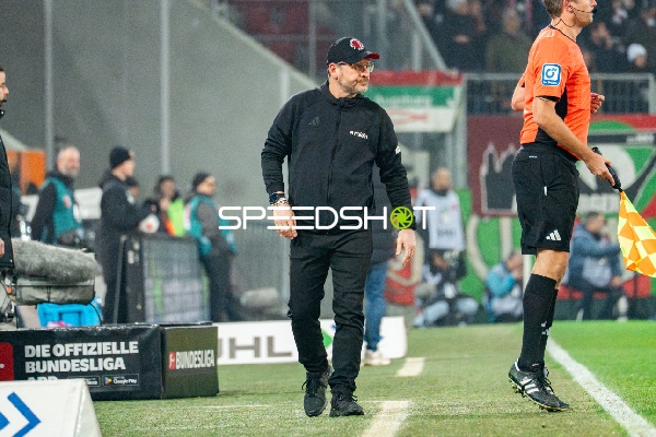 Trainer an der Seitenlinie