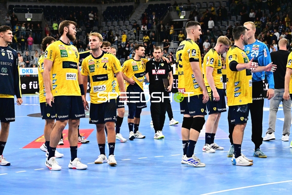 Rhein Neckar Löwen Spieler auf dem Spielfeld