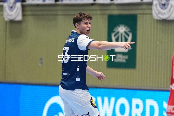 Soeren Steinhaus (53; Bergischer HC) in Aktion