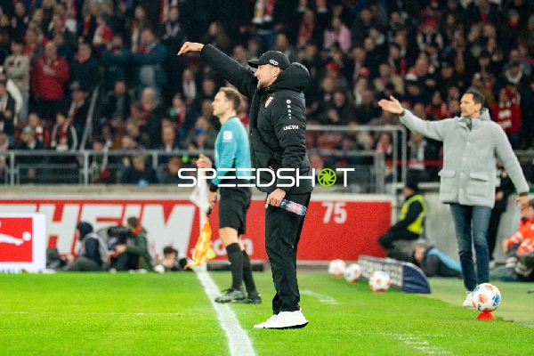 Trainer an der Seitenlinie