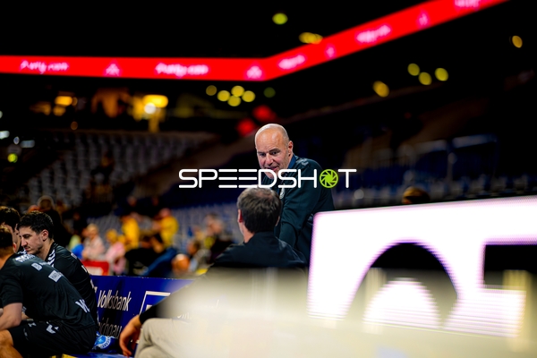 Coach gibt Anweisungen