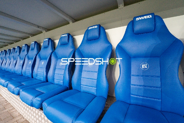 Leere Trainerbank Karlsruher SC