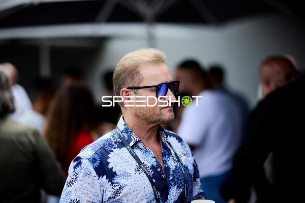 Ringside-Zone Face-Off in Heidelberg