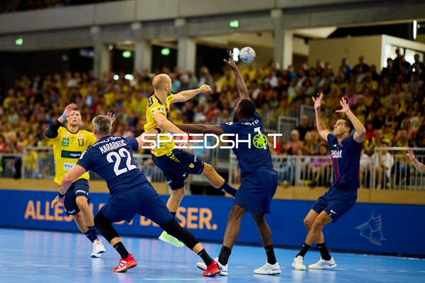 Handballspiel in Aktion