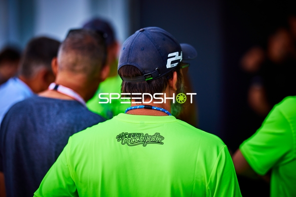 Team Support beim 24h Rennen 2025 Nürburgring