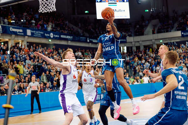 Dynamischer Dunk-Versuch im Spiel