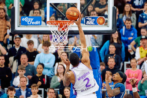 Demajeo Wiggins führt beeindruckenden Dunk aus
