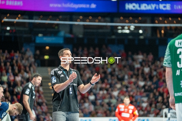 Trainer Torsten Jansen am Spielfeldrand