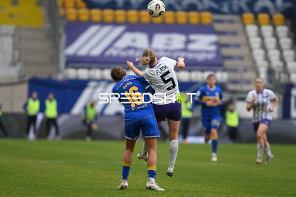 Zweikampf um den Ball