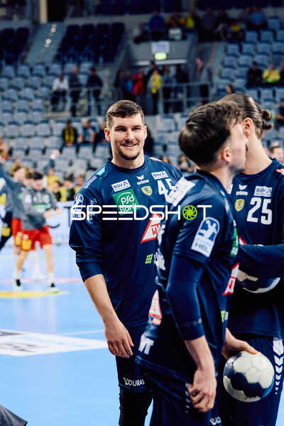Aufwärmen der Spieler von Rhein-Neckar Löwen