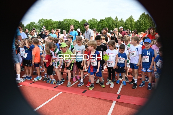 Start des Kinderlaufs beim TVE Sommerlauf Edingen 2025