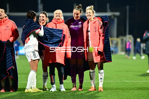Spielerinnen zeigen Teamgeist