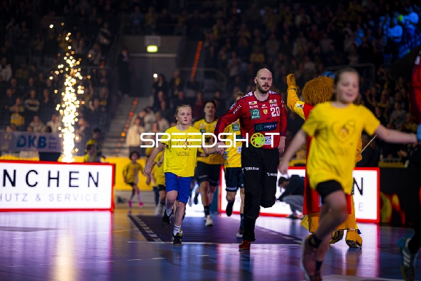 Einlauf von Mike Jensen (20; Rhein Neckar Löwen)