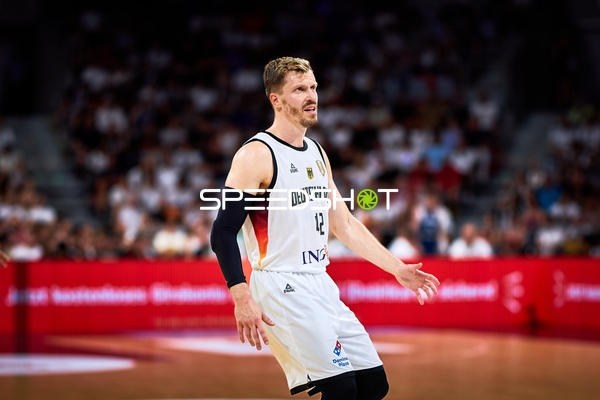 Andreas Obst (42; Deutschland) auf dem Court