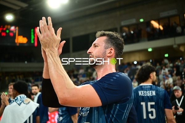 Paul Zipser (9; MLP Academics Heidelberg) in Aktion