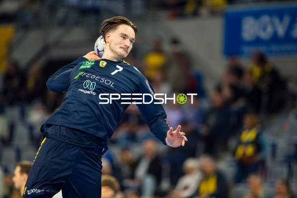1. Handball-Bundesliga: Robert Timmermeister (7; Rhein Neckar Löwen) wirft aufs Tor