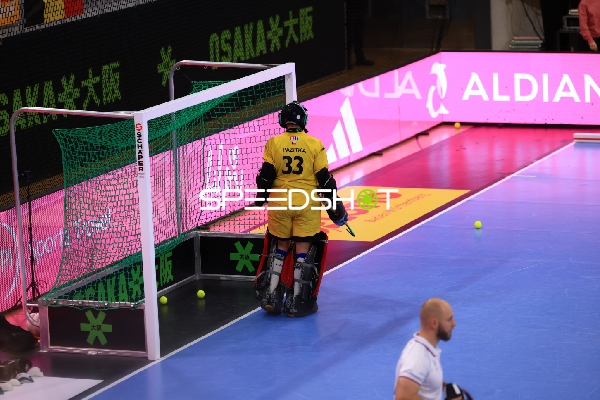 Torwart Vojtěch PAŽITKA (33; Tschechien) im Tor