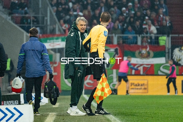 Trainer an der Seitenlinie