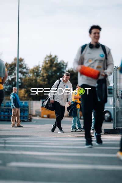 Spieler Silvio Heinevetter (12; ThSV Eisenach) läuft zum Spiel