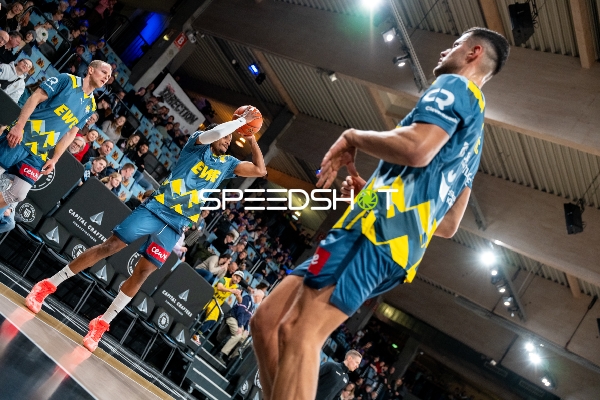 Szene mit Seth Hinrichs (21; EWE Baskets Oldenburg)