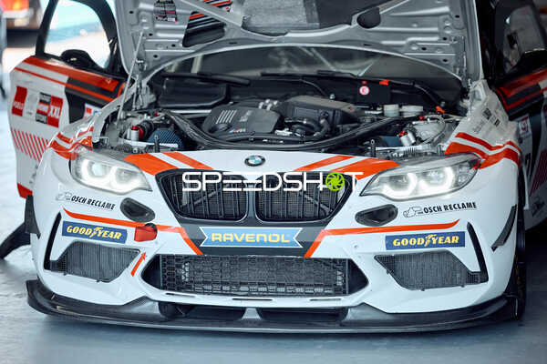 Rennwageninspektion während der DMV Goodyear Racing Days