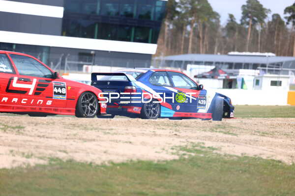 Dynamisches Rennen zwischen C4 Racing und Kompetenz Racing