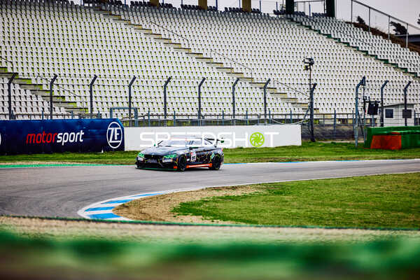 Rennwagen in Aktion bei DMV Goodyear Racing Days