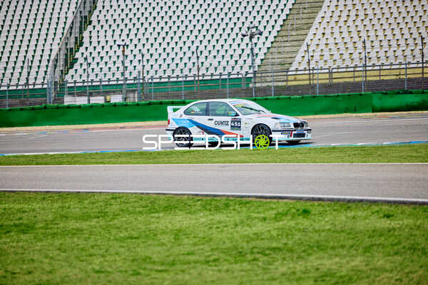 Christian Schick fährt auf dem Hockenheimring