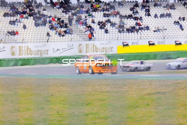 Rennwagen in Aktion auf dem Hockenheimring
