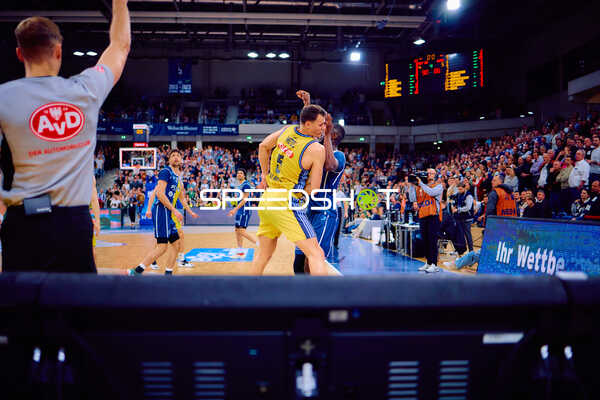 Block von Alba Berlin Spieler