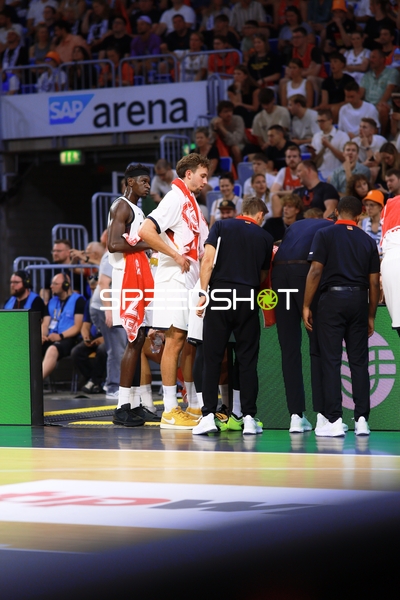 Spieler an Seitenlinie