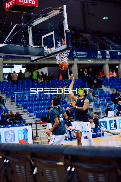 Ein Spieler beim Korbleger