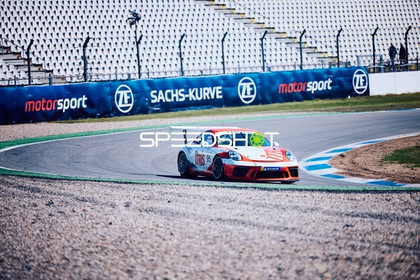 Kurvenfahrt von Udo Schwarz im Rennen