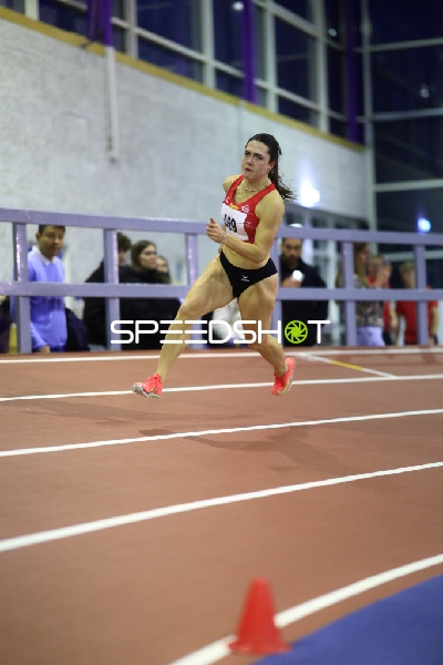 Schmitz Mia Louisa (399; USC Mainz) sprintet auf der Bahn