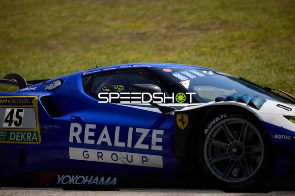 David Perel (45, REALIZE KONDO RACING with Rinaldi) auf der Strecke