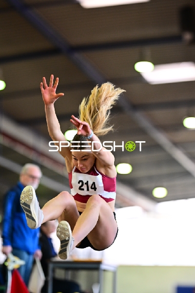 Startnummer 214 im Sprung