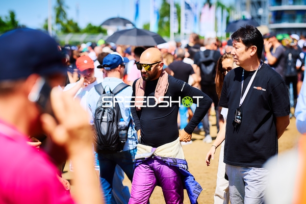 Zuschauer beim 24h Rennen 2025