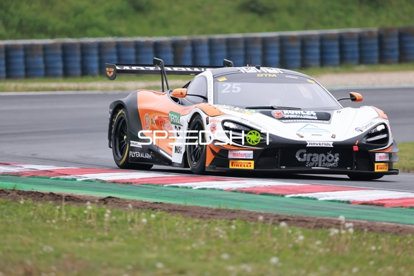 Ben Dörr (25, DTM 2025) auf der Strecke