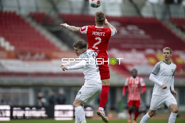 Zweikampf um den Ball