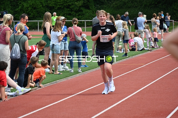 Läufer beim TVE Sommerlauf Edingen 2025