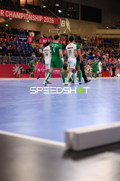 Luca Großmann (19; Deutschland) und Dieter-Enrique Linnekogel (16; Deutschland) auf dem Feld