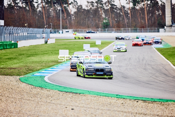 Rennwagen führen auf dem Hockenheimring
