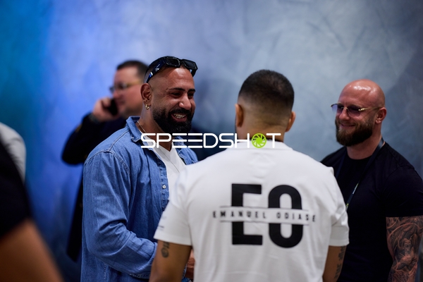 Ringside-Zone Face-Off in Heidelberg