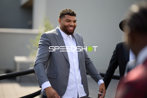 Ringside-Zone Face-Off