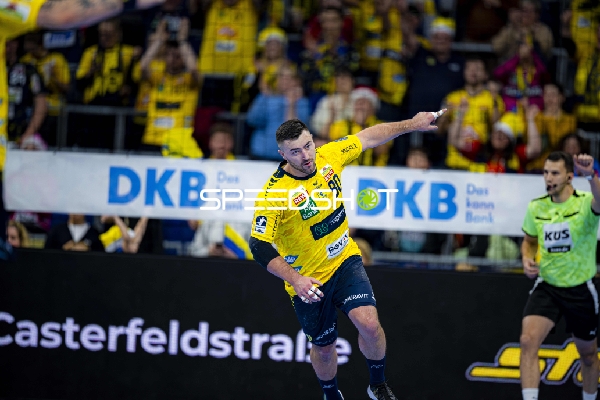 Jannik Kohlbacher (80; Rhein Neckar Löwen) in Aktion