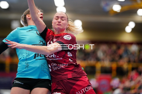 Szene mit Mia Ziercke (34; HSG Bensheim/Auerbach) und Team Thüringer HC