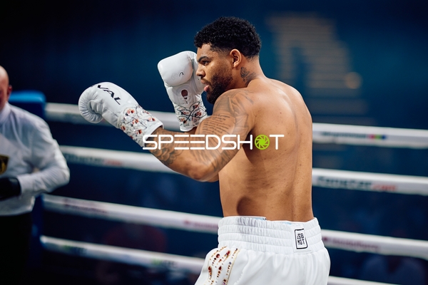 Boxer Emanuel Odiase in Aktion