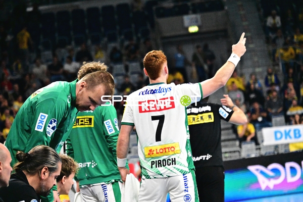 Spielszene mit Tomas Mrkva und Piroch in Aktion